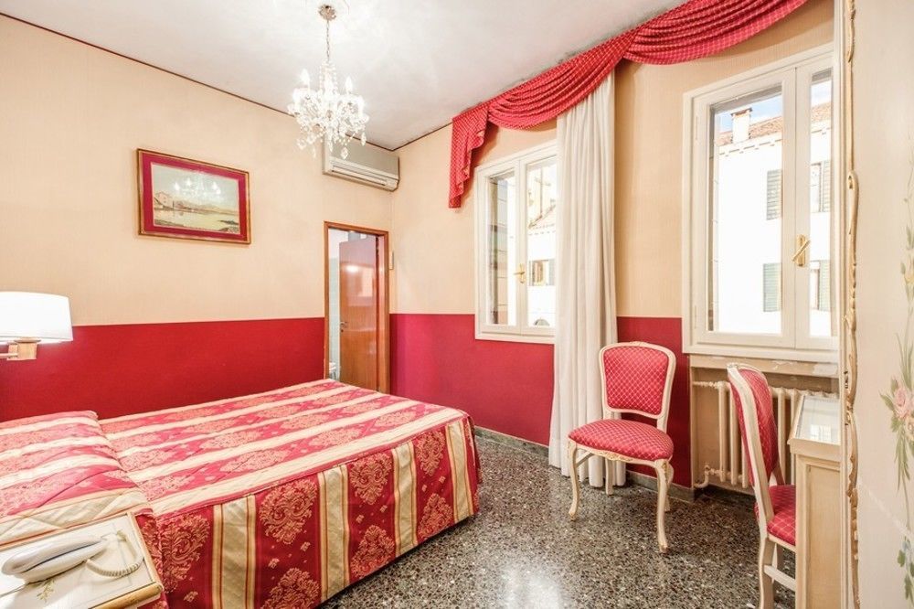Albergo Basilea Венеция Экстерьер фото